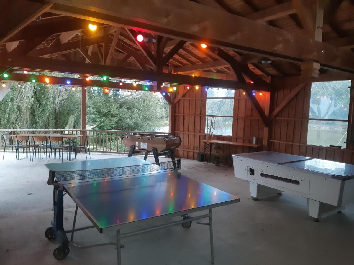 camping de la chagnée Saint-Aubin-le-Cloud Exterior foto