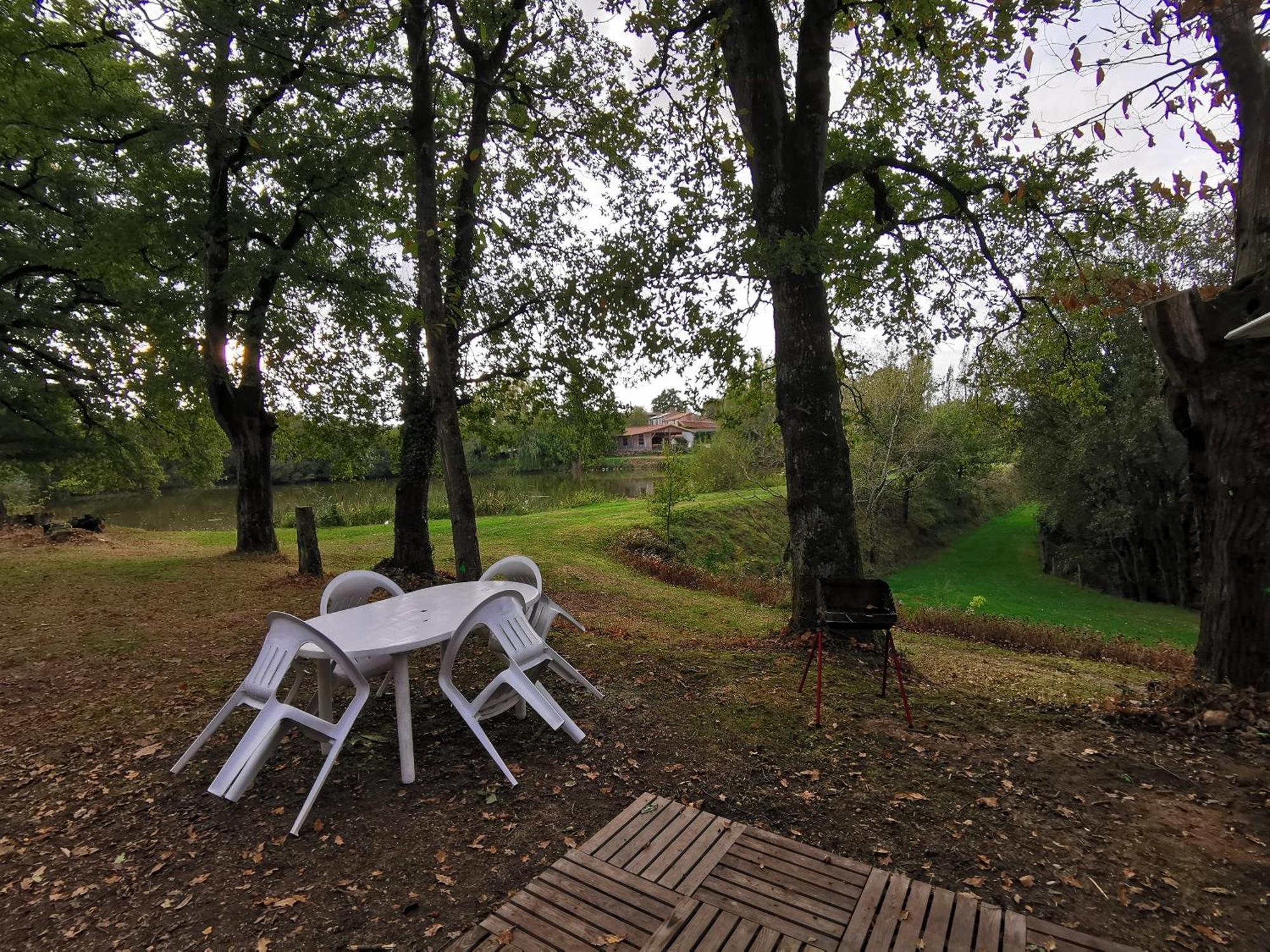 camping de la chagnée Saint-Aubin-le-Cloud Habitación foto